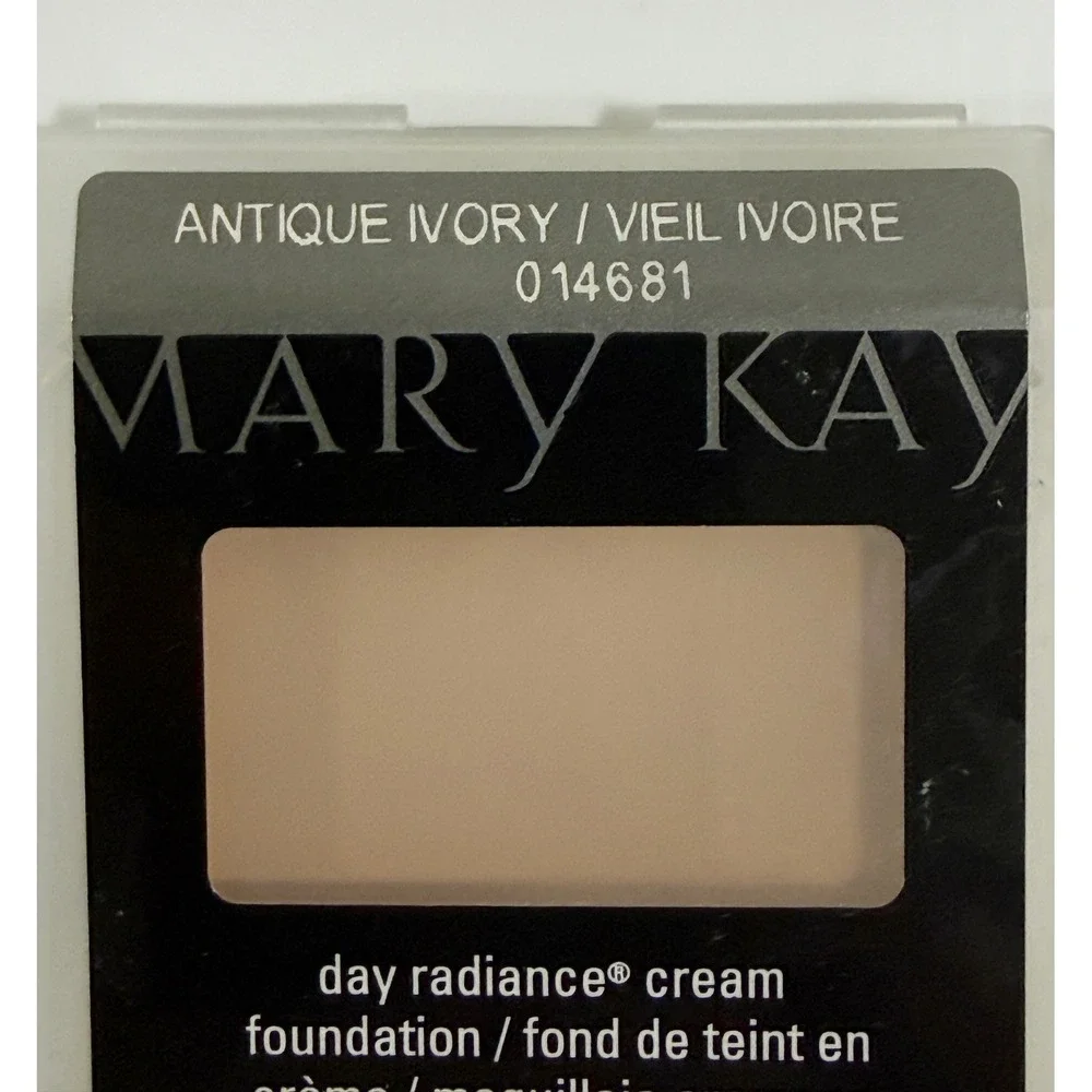 Mary Kay Day Radiance Cream Foundation Women .35 oz Antique Ivory 014681 Refill